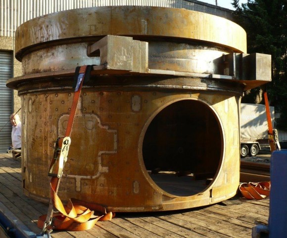 Reaktor nach 3d Wasserstrahlschneiden: runde Öffnung